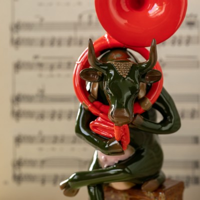 Коллекционная статуэтка корова Josephine au Trombone, Size M Коллекционная статуэтка корова Josephine au Trombone, Size M