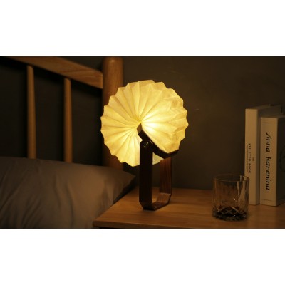 Світильник на акумуляторі Gingko Smart Origami Lamp, натуральний горіх | G033WT Світильник на акумуляторі Gingko Smart Origami Lamp, натуральний горіх | G033WT