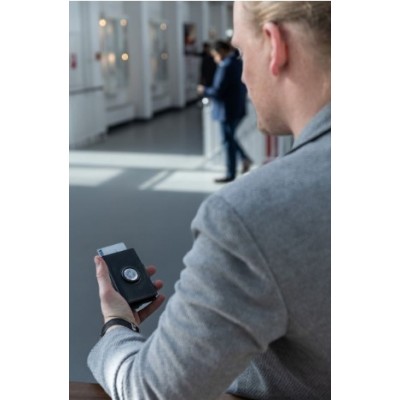 Картхолдер TROIKA MENS SMART WALLET з тримачем для airtag, чорний Картхолдер TROIKA MENS SMART WALLET з тримачем для airtag, чорний