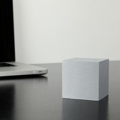 Годинник-будильник на акумуляторі Cube Gingko (Англія), алюміній Годинник-будильник на акумуляторі Cube Gingko (Англія), алюміній