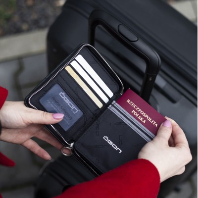 Гаманець на блискавці OGON Quilted Passport, чорний Гаманець на блискавці OGON Quilted Passport, чорний