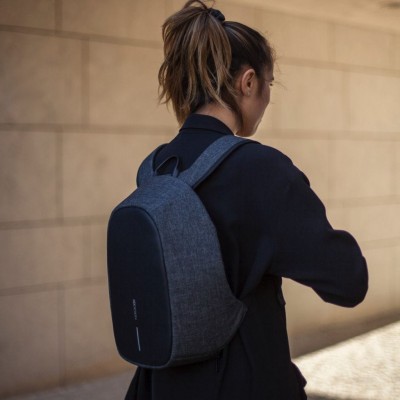 Рюкзак антивор с тревожной кнопкой XD Design Bobby Cathy Backpack Black (P705.211) Рюкзак антивор с тревожной кнопкой XD Design Bobby Cathy Backpack Black (P705.211)